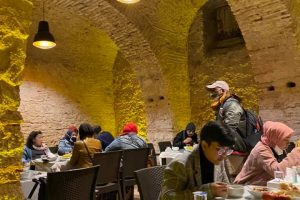 hpttourtravel.com-restaurant-unik (3)