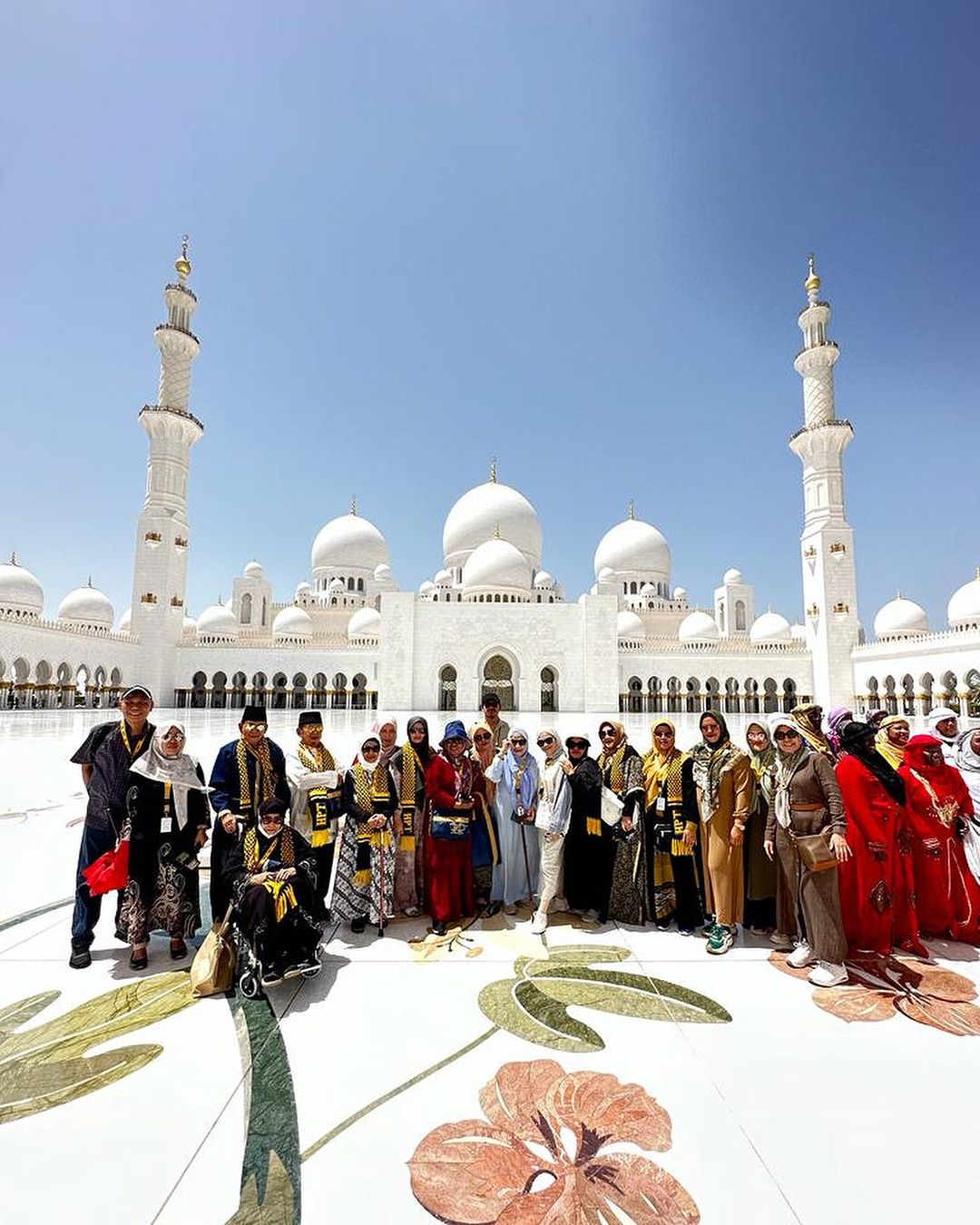 hpttourtravel-Masjid-Agung-Sheikh-Zayed