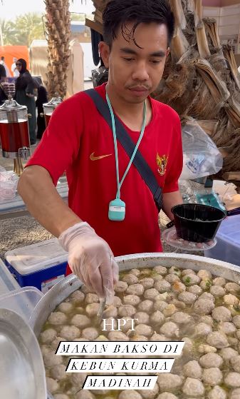 hpttourtravel-makan-bakso